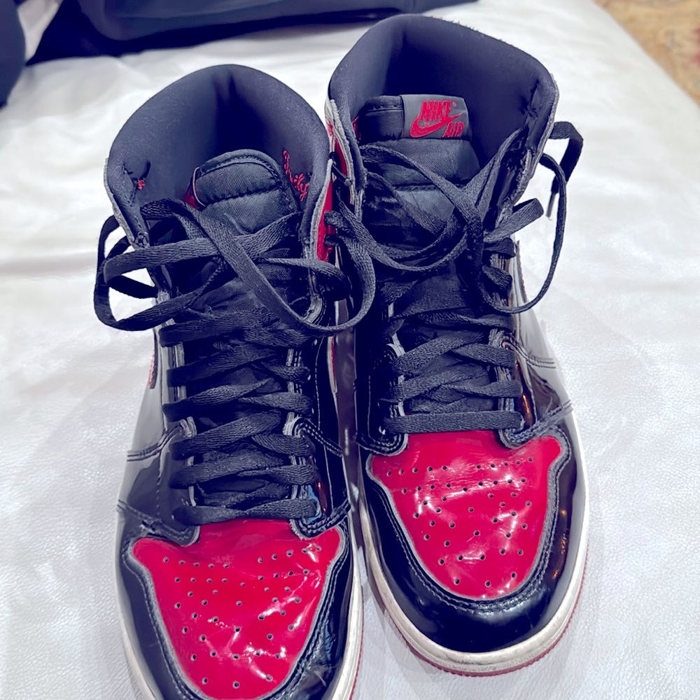 Nike Air Jordan 1 Retro High Patent Bred 2021 Size 9.5 555088-063. VNDS. OG Box